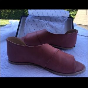NIB QUPID ADOBE RED OPEN TOE SHOES
